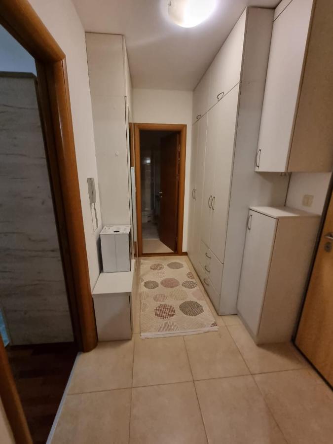 5 Star Apartment 포드고리차 외부 사진