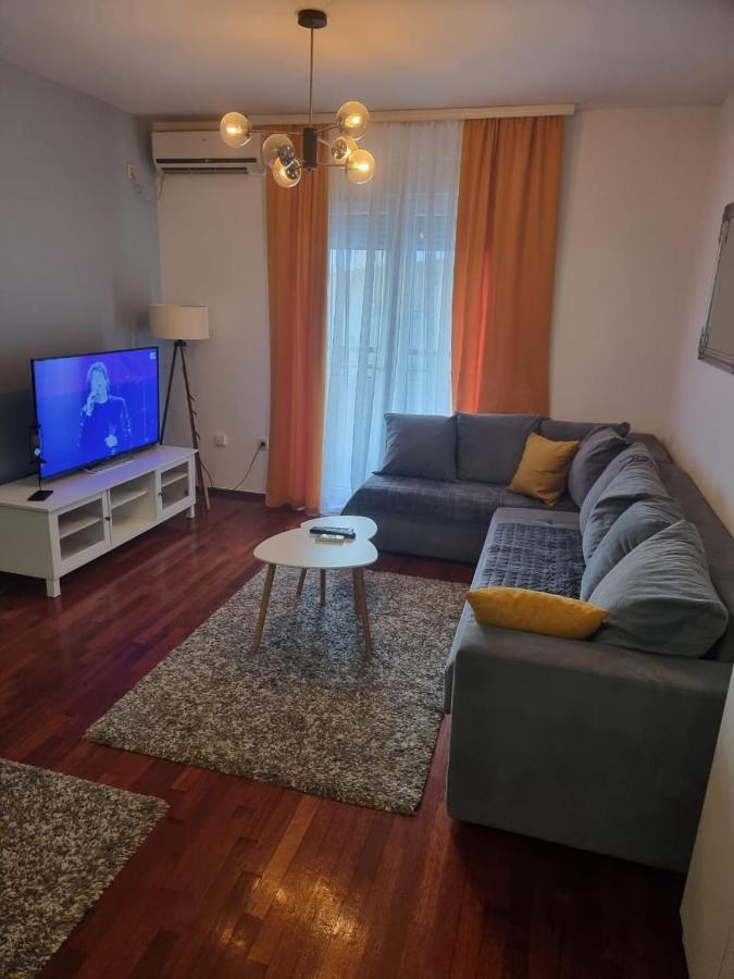 5 Star Apartment 포드고리차 외부 사진
