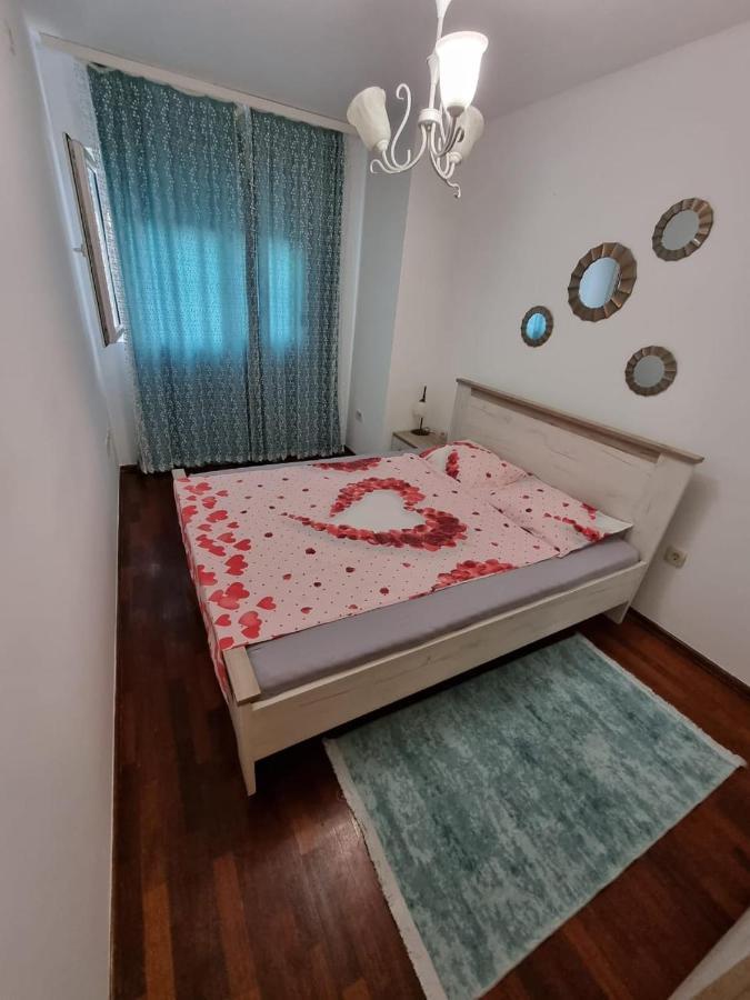 5 Star Apartment 포드고리차 외부 사진